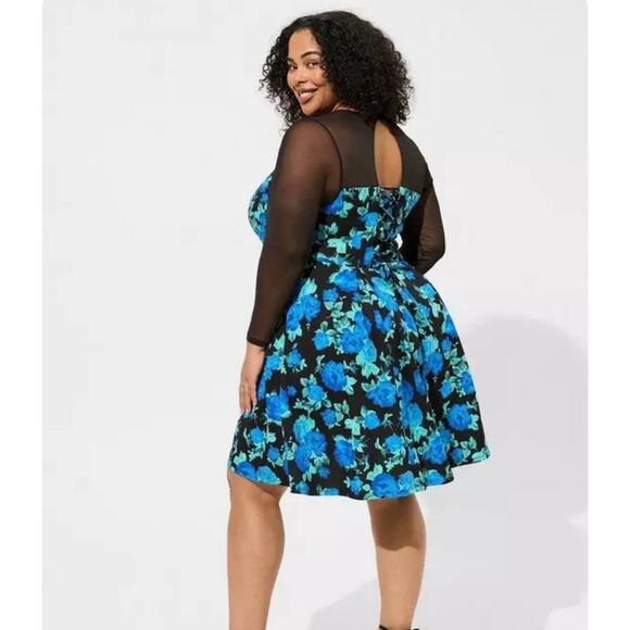 Torrid Mini Scuba Illusion Neck Dress NWT Size 3X Dark Floral Corset Goth Girl - Picture 12 of 12